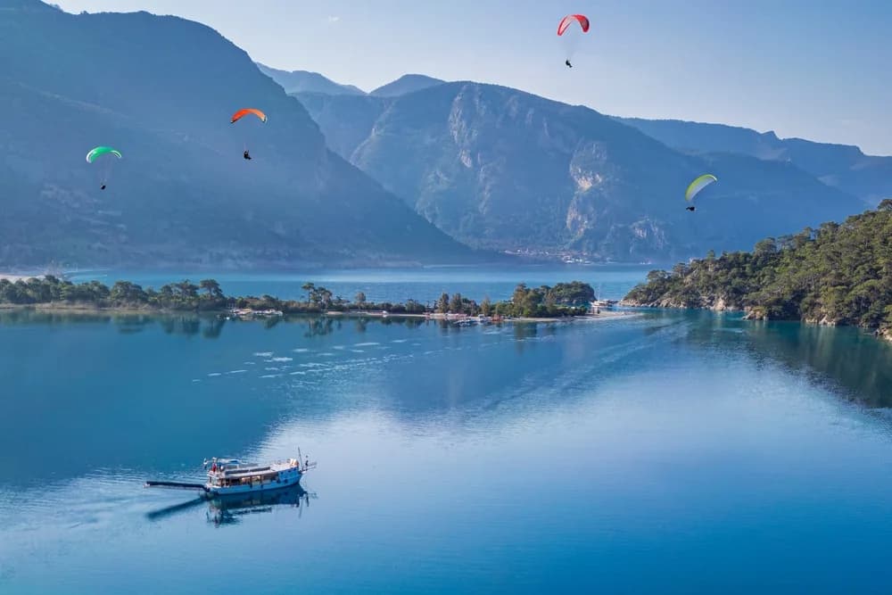 Paragliders over the Blue Lagoon at Ölüdeniz, Fethiye