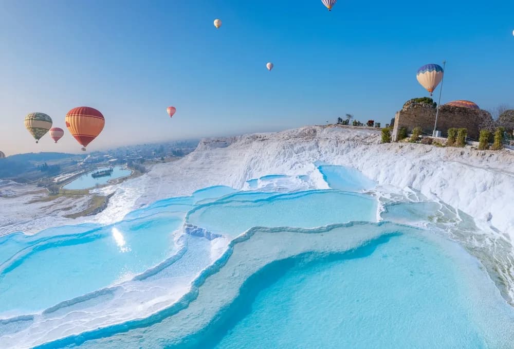 White travertine terraces and turquoise pools of Pamukkale